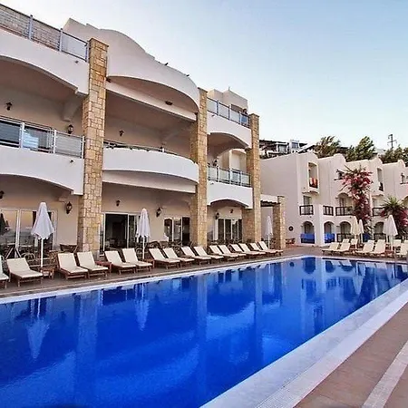 Hotel Middle Town 4*